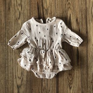 Quincy Mae Rosie Romper 6-12 months
